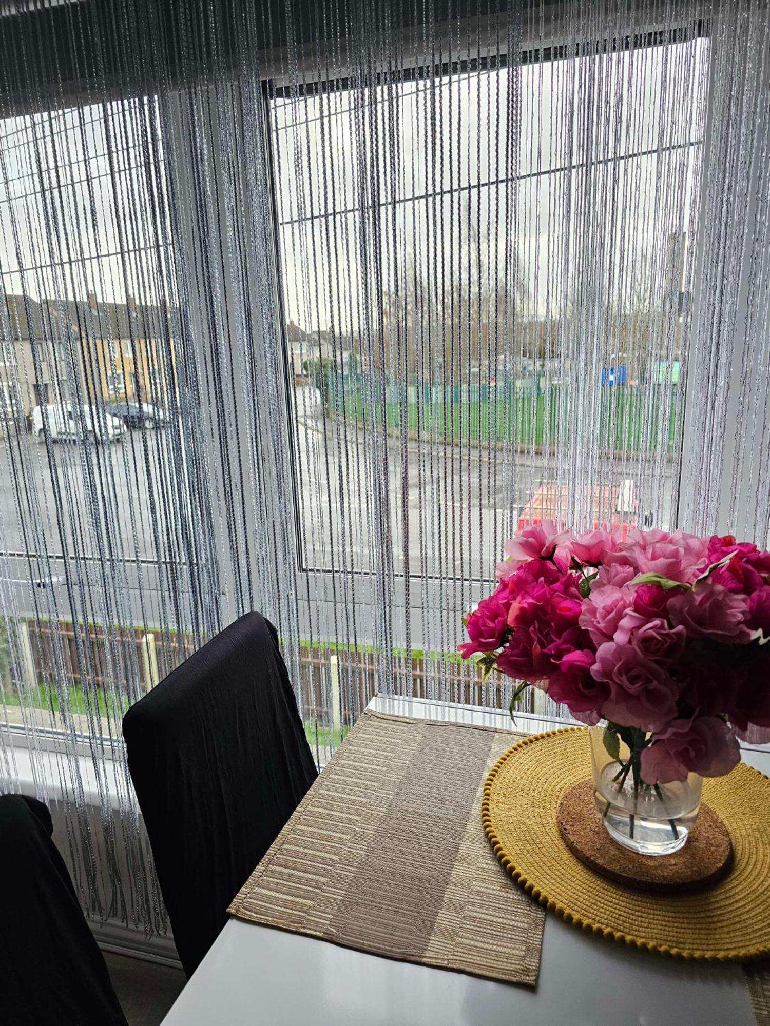 Modern Urban Haven: Stylish Getaway Apartment Lisburn Exterior photo